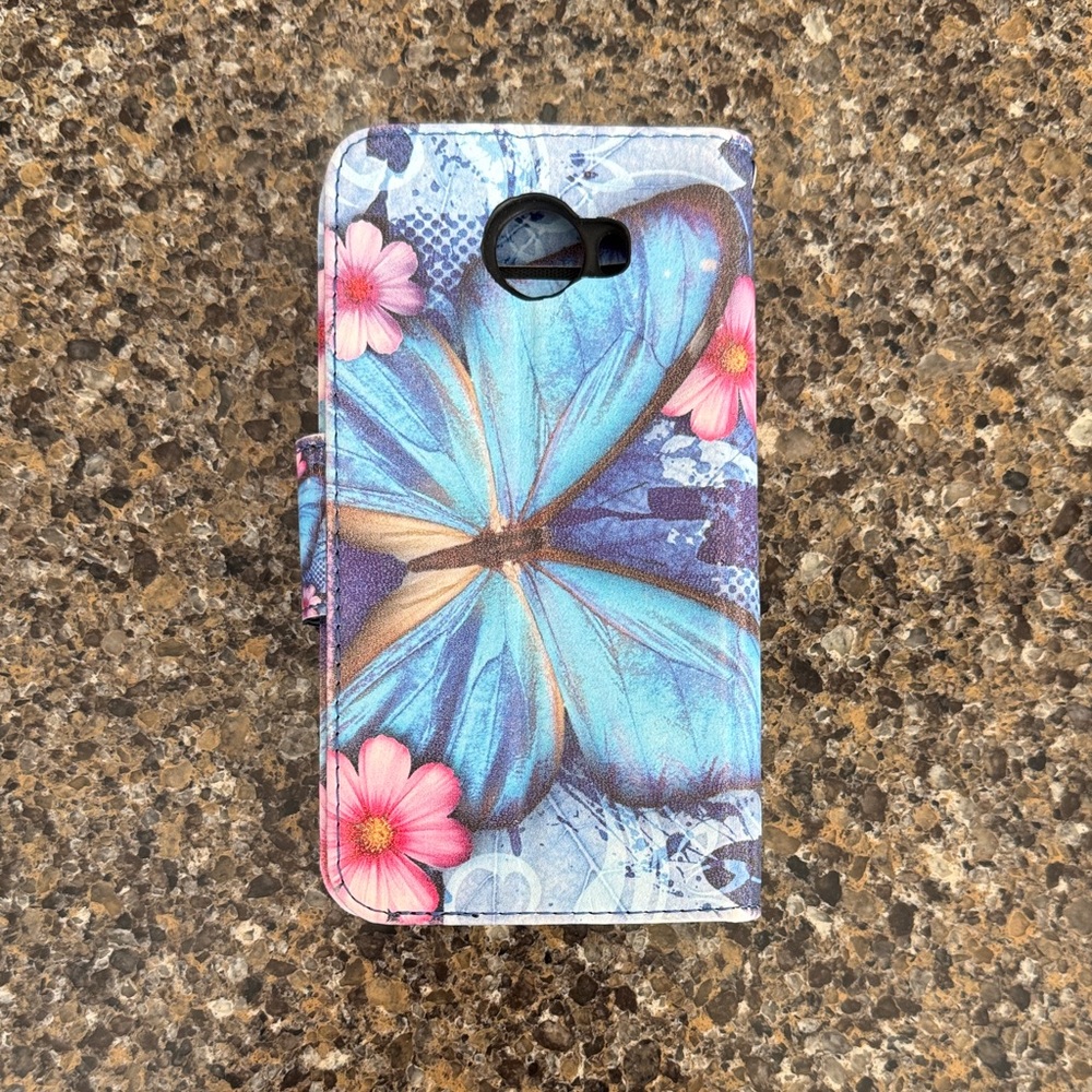 Phone Case and Wallet in 1 - fits a variety of phones! - Picture 2 of 3